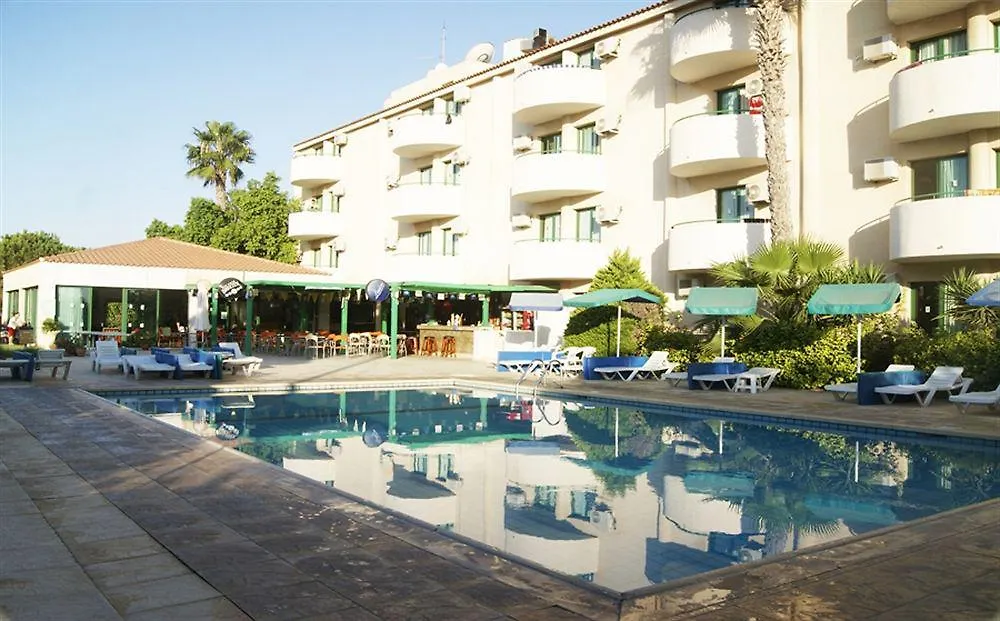 Mandalena Hotel Apartments Protaras 3*,