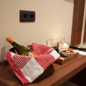 rezervați aici